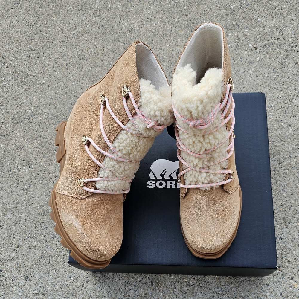 Sorel  leather waterproof wedge insulated boots women's size 9 & 11 - Picture 3 of 13